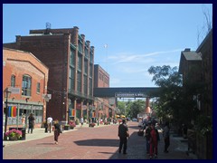 Distillery District 07